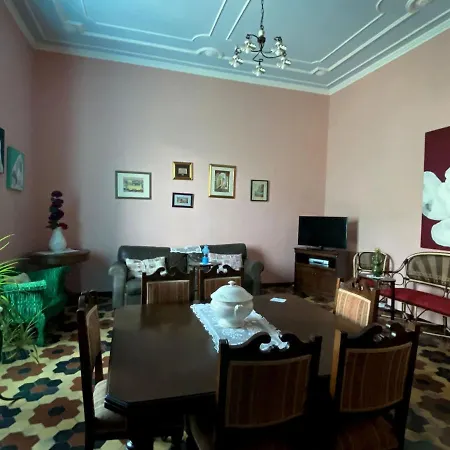 La Casa Blu Bed & Breakfast
